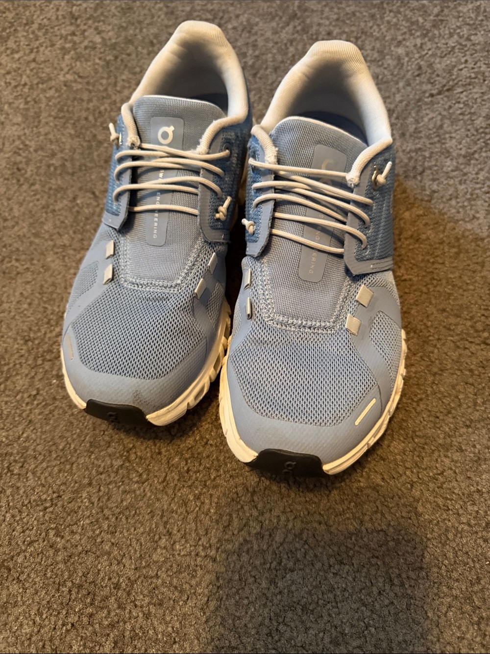 Women’s On Cloud 6 Sneakers– Chambray & White Size 5.5